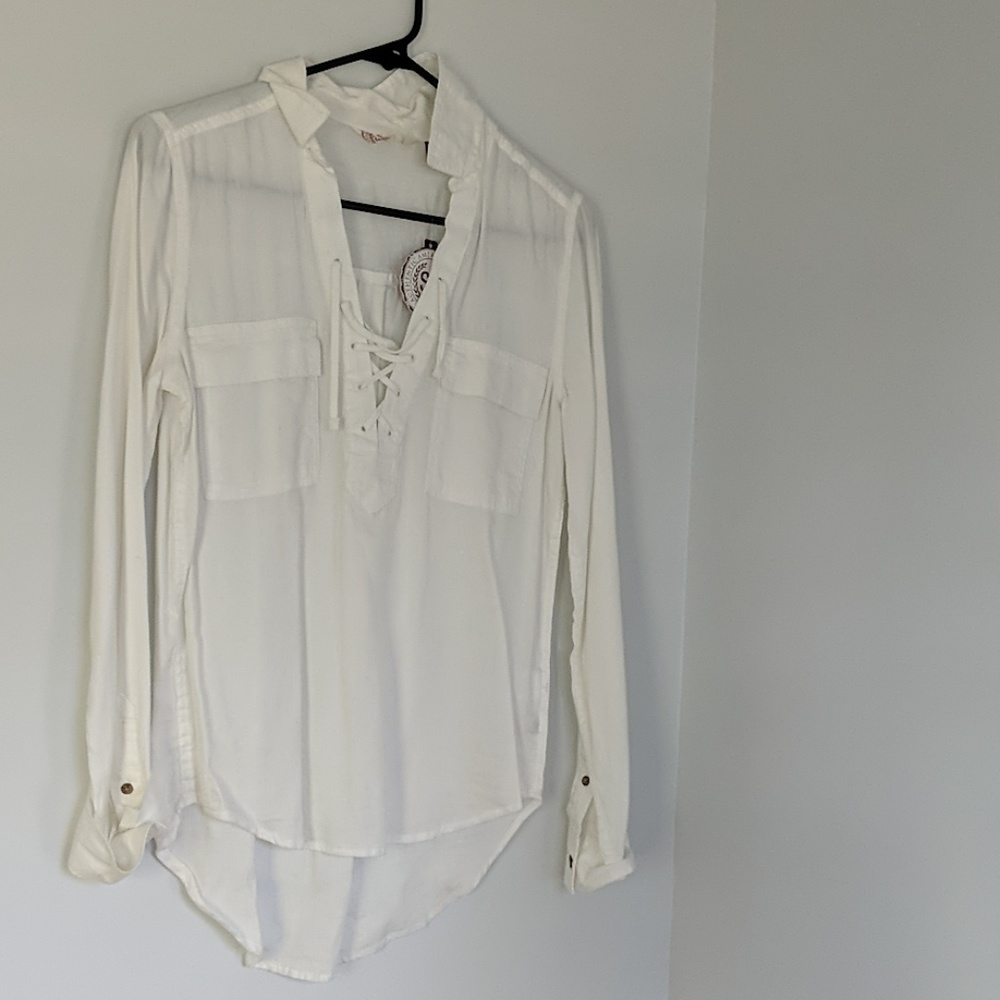 SO white knight top
